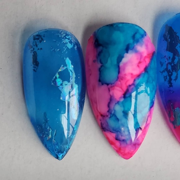 "Oceana" Reusable Press On Nails - Picture 4 of 7